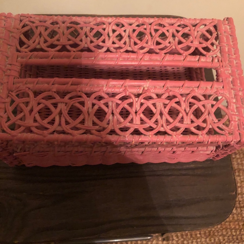 Wicker rattan pink tissue box holder